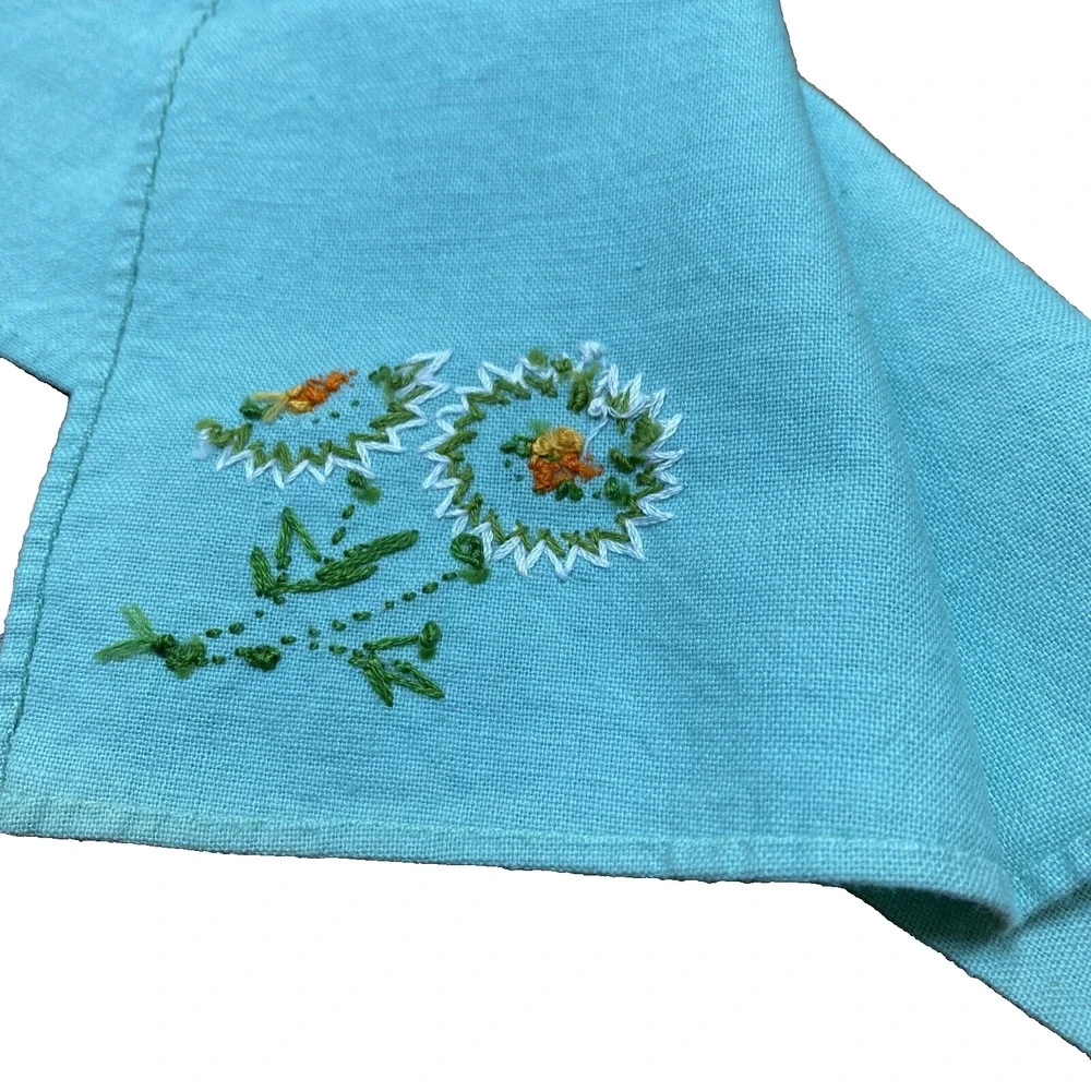 Vintage MINT GREEN Cotton Cocktail Luncheon Napkins (4) Hand Embroidery Corner